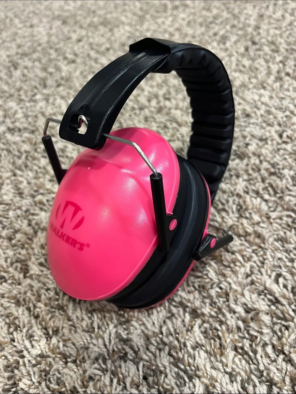 WALKER’S NOISE-CANCELLING Headphones 🎧